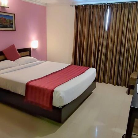 Shilton Suites Bangalore Exterior foto